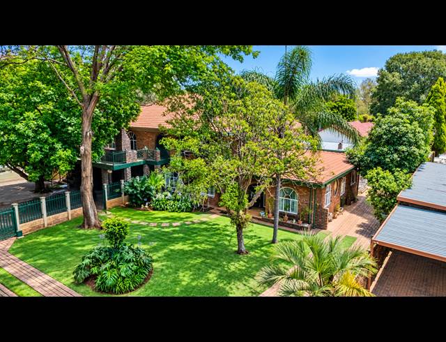 6 BEDROOM FREEHOLD FOR SALE IN ELOFFSDAL